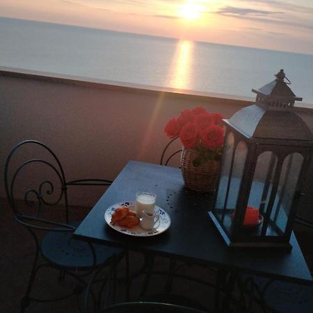 Apartamento La Casa Al Mare Di Giulia Porto Potenza Picena Exterior foto