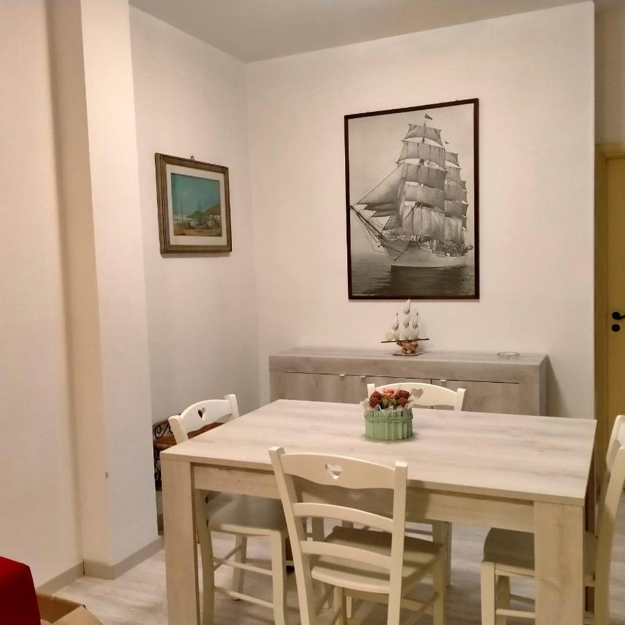 Apartamento La Casa Al Mare Di Giulia Porto Potenza Picena Exterior foto