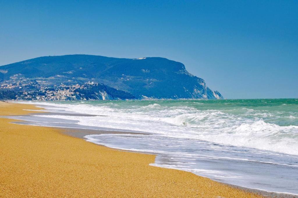Apartamento La Casa Al Mare Di Giulia Porto Potenza Picena Exterior foto